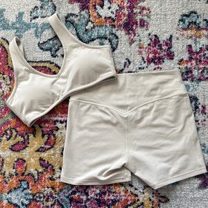 ACTA Evo Athletic Workout Set with Minimalist Design